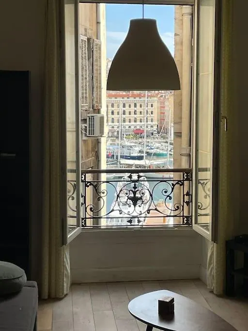 Dans Le Coeur De La Cite location